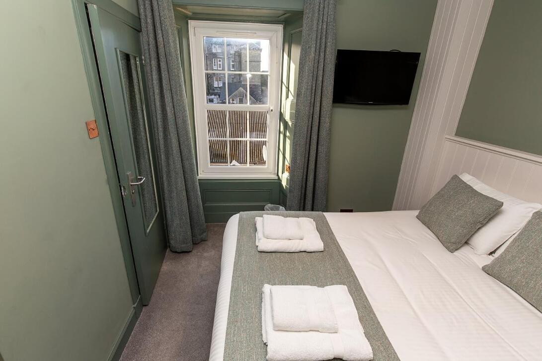 Hotel The Whisky Vaults Oban Esterno foto