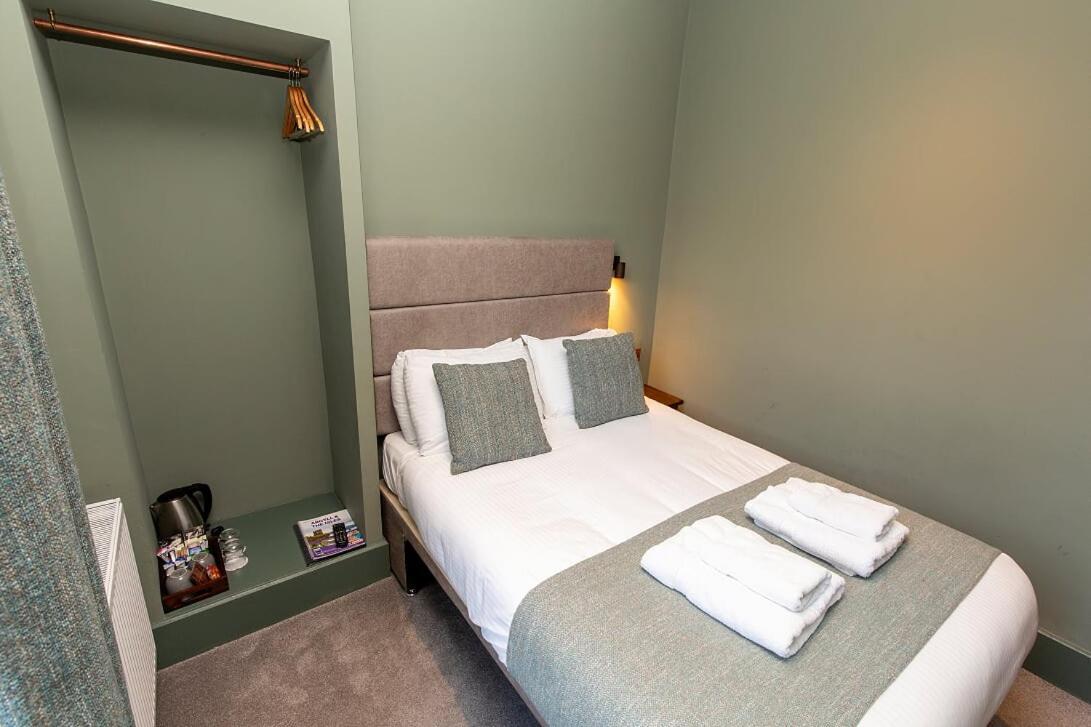 Hotel The Whisky Vaults Oban Esterno foto